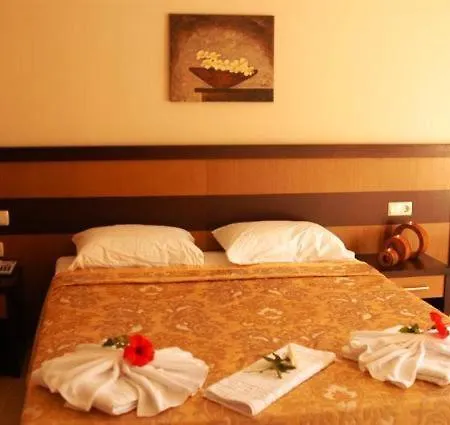 Tezcan 3* ダルヤン